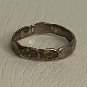 Silver Antique Ring - size 4